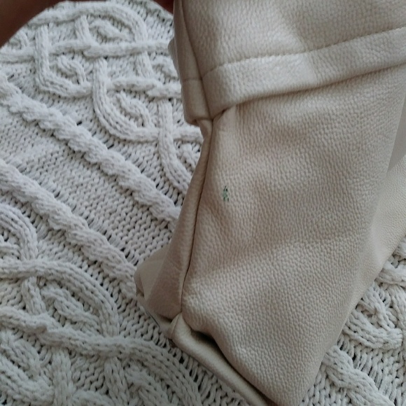 White Handbag - Picture 7 of 8